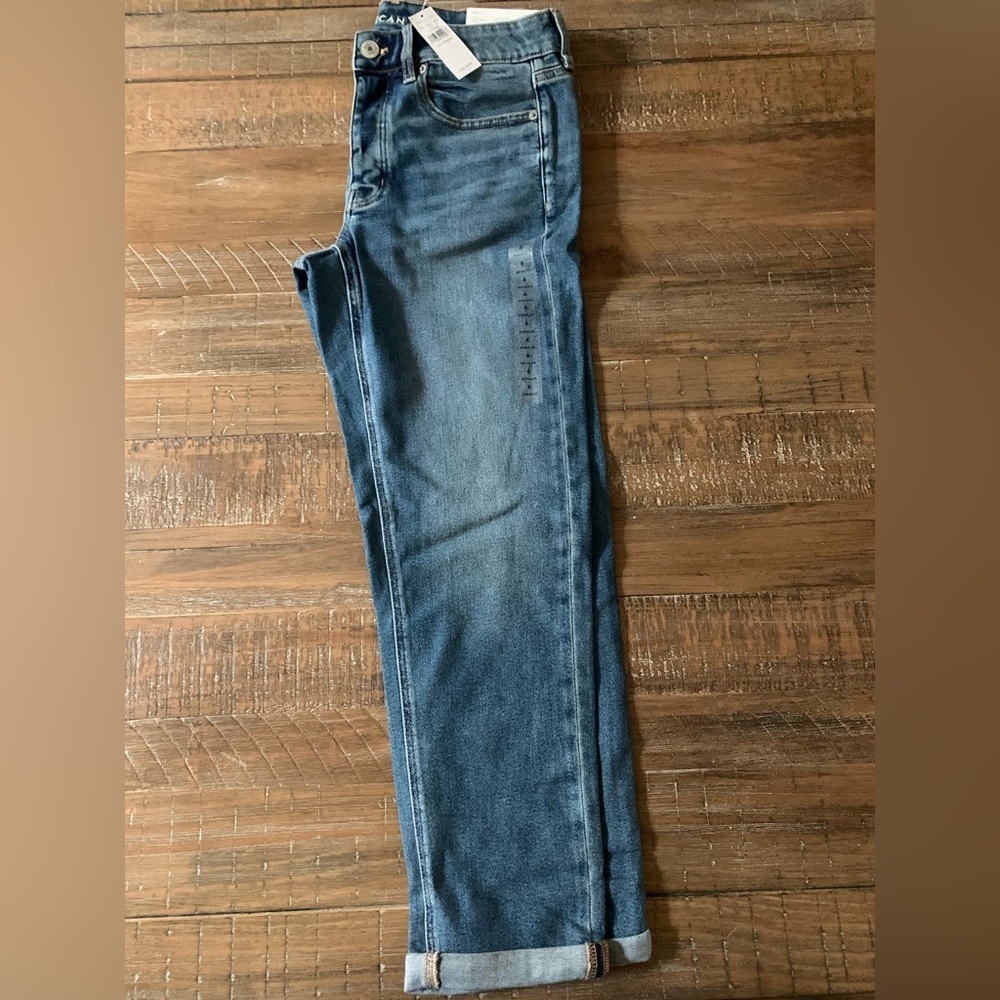 American Eagle women’s denim size 28/6 NWT